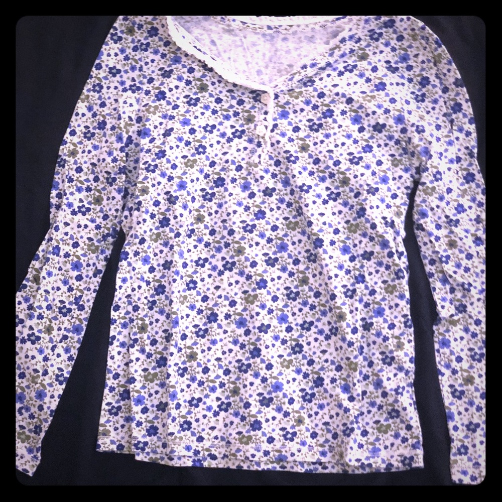 Girls white and blue flower long sleeve shirt